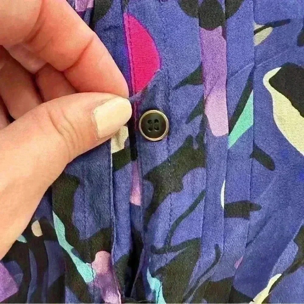 Yumi Kim Floral Abstract Button Up Roll Tab Blouse 100% Silk -Size Small - Picture 3 of 5